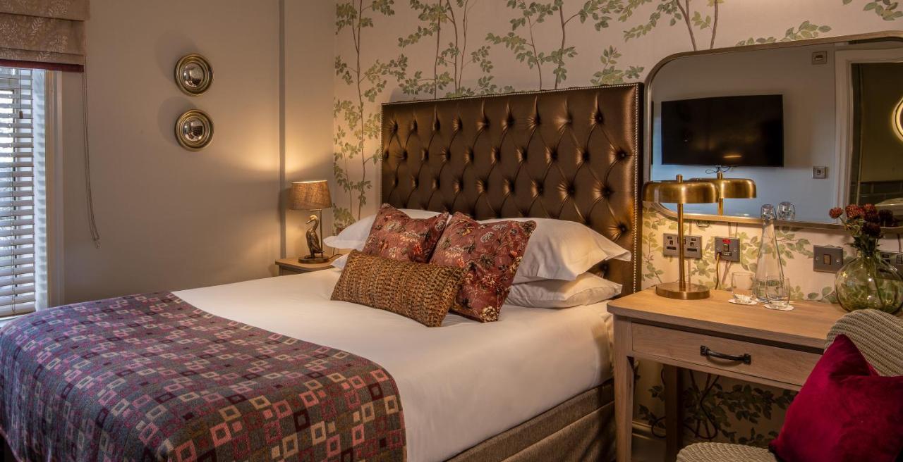 The Millstone, Mellor Hotel Blackburn  Exterior foto A bedroom at The Swan